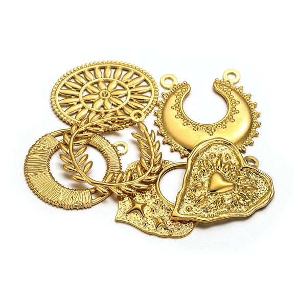 Handmade Jewelry Accessories Stainless Steel Round Pendant With Love Garland Design Electroplated