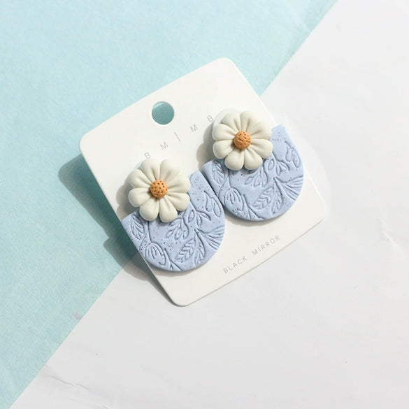 Handmade Resin Daisy Flower Earrings With Silver Needles For Women Wholesale Retro Floral Jewelry