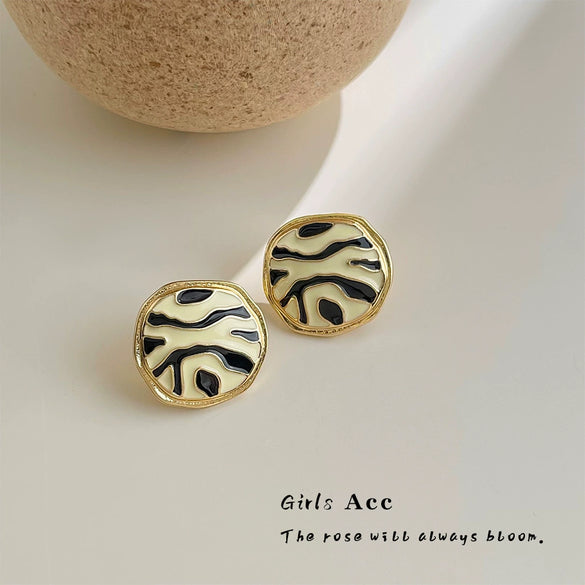 High End Retro Geometric Round Copper Earrings For Women With Black And White Striped Enamel Look Electroplated Finish