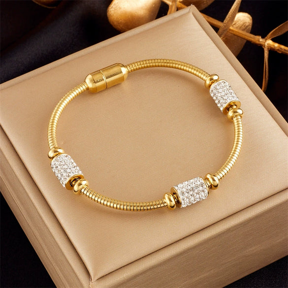 High Grade Niche Design Light Luxury Elegant Gold Plated Titanium Steel Butterfly Pearl Flower Diamond Embedded Women's Bracelet With Electroplating Treatment