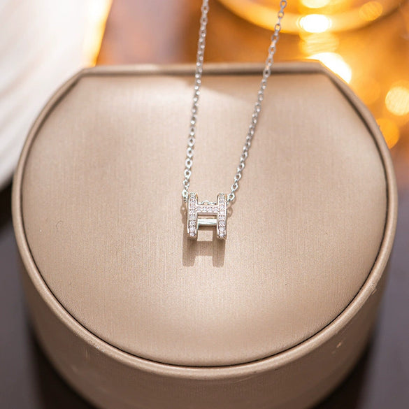 High Grade Women's Titanium Steel Letter H Necklace With Electroplating In Simple Cold Style All Match Clavicle Chain For Summer