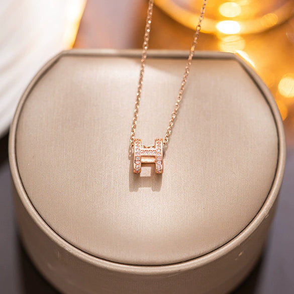 High Grade Women's Titanium Steel Letter H Necklace With Electroplating In Simple Cold Style All Match Clavicle Chain For Summer