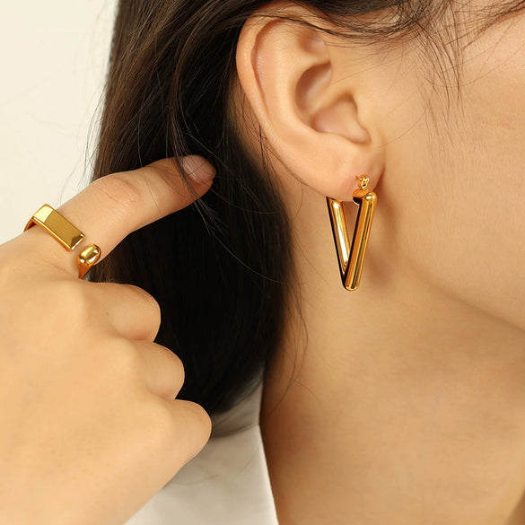 Highend Geometric 316L Stainless Steel Stud Earrings For Women With Electroplating And Inverted Triangle Design
