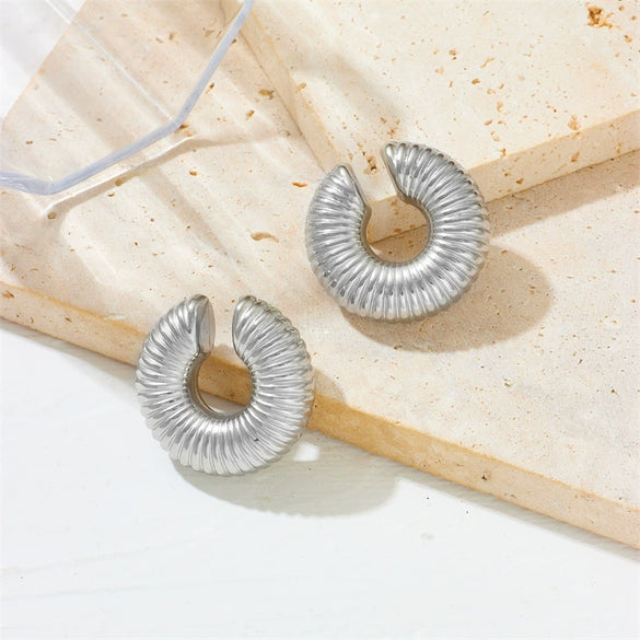 Hollow Ear Clip Titanium Steel Geometric Cartoon Style Vacuum Electroplated In Furnace