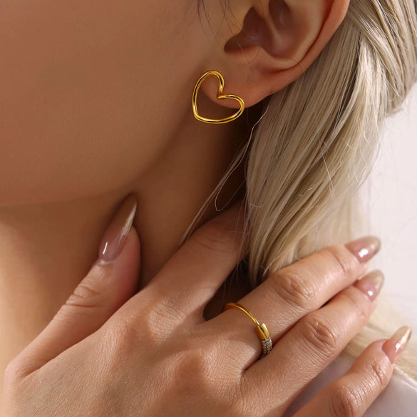 Hollow Love Earrings Titanium Steel Pvd Electroplated 18K Gold Women Autumn And Winter Accessories Ins Wind Geometric Style
