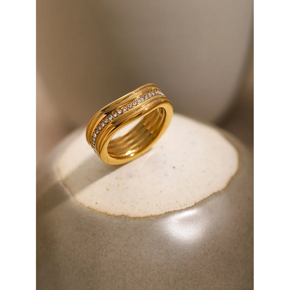 IG Style Simple Style Classic Style Waves Lines 304 Stainless Steel 18K Gold Plated Rhinestones Rings In Bulk