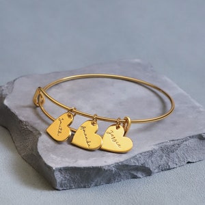 Custom Bangle Bracelet With Heart, Engraved Heart Bracelet, Personalized Name Bracelet, Mother Bracelet with Kids Name, Minimalist Jewellery