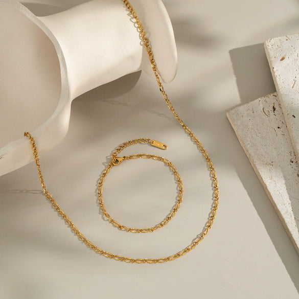 Ins Simple Versatile Popular Women's Summer Stainless Steel Necklace And Bracelet Set With Geometric Pattern And Electroplating