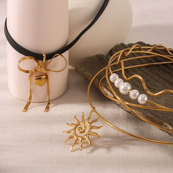 Ins Style Stainless Steel 18K Gold Plated Wavy Sunflower Bow Pearl Pendant Simple Necklace With Vacuum Plating In Furnace For Women