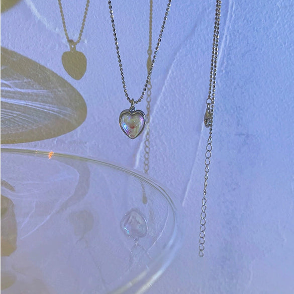 Japanese And Korean Style Imitation Moonstone Love Pendant Necklace With Alloy Heart Pendant And Electroplated Chain For Women