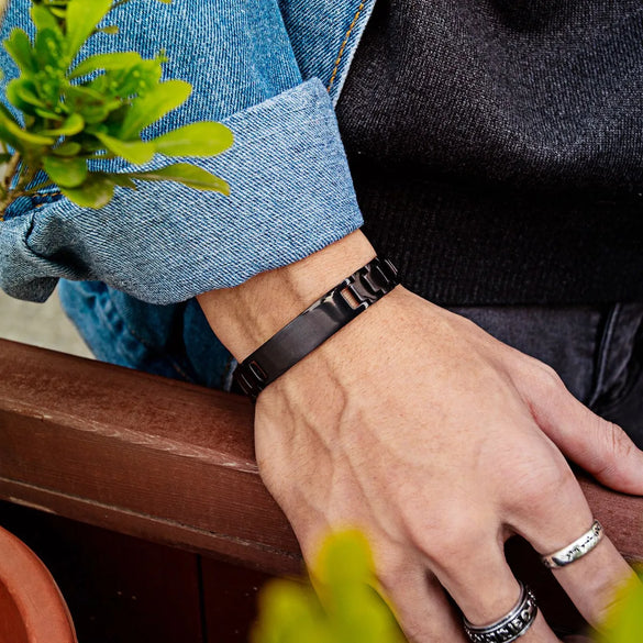 Personalized Men'S Stainless Steel Bracelet Black Glossy Popular Ornament