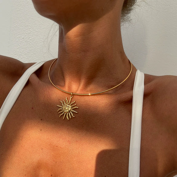 Jewelry Alloy And Titanium Steel Geometric Sun Pendant Clavicle Chain For Women Highend Retro Simple