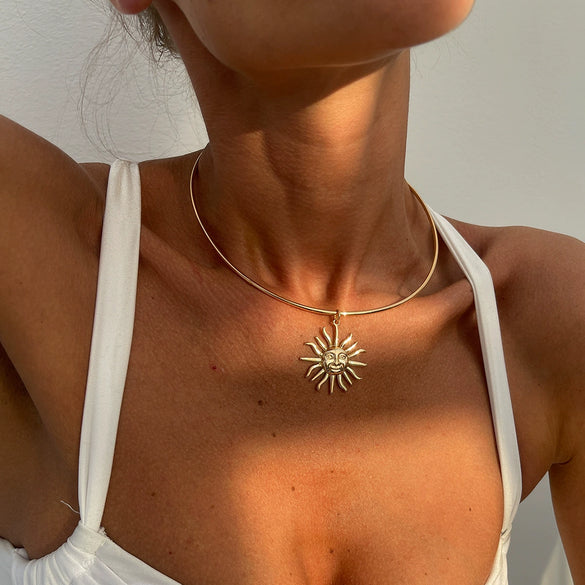 Jewelry Alloy And Titanium Steel Geometric Sun Pendant Clavicle Chain For Women Highend Retro Simple