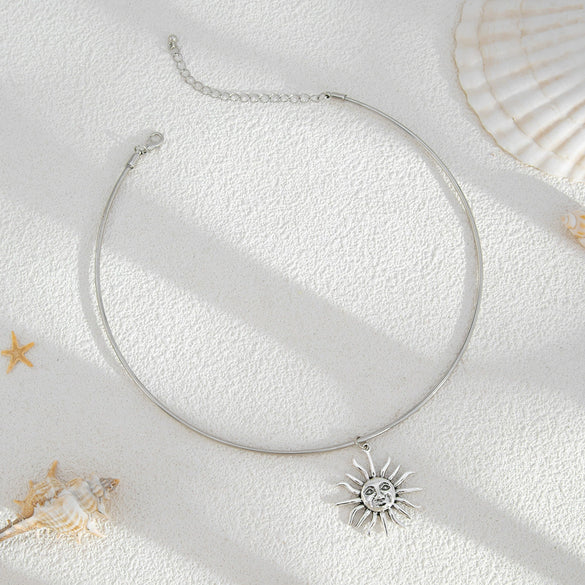 Jewelry Alloy And Titanium Steel Geometric Sun Pendant Clavicle Chain For Women Highend Retro Simple