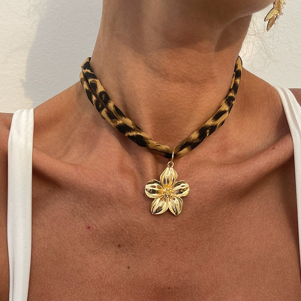 Jewelry Alloy Clavicle Chain Pendant Necklace Geometric Style Electroplating