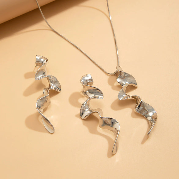 Jewelry Alloy Geometric Twisted Design Electroplating Necklace For Women
