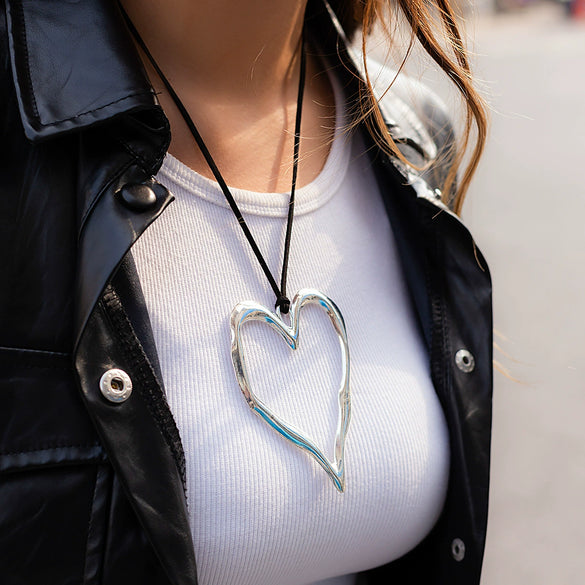 Jewelry Alloy Heart Geometric Pendant Necklace Electroplated Wax Line For Women