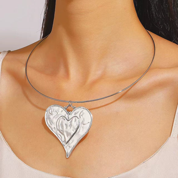 Jewelry Alloy Heart Shape Flower Hollow Retro Exaggerated Women's Short Necklace Collar