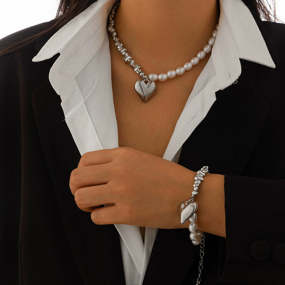 Jewelry Alloy Heartshaped Clavicle Chain With Electroplating Treatment