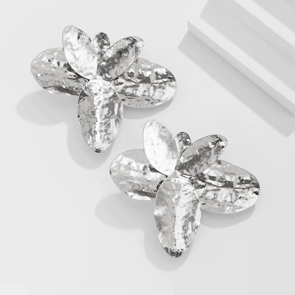 Jewelry Alloy Irregular Petal Clavicle Chain With Flower Design And Electroplating