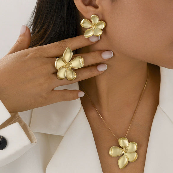 Jewelry Alloy Three Dimensional Flower Vintage Style Necklace And Earrings Set With Wax Thread Chain