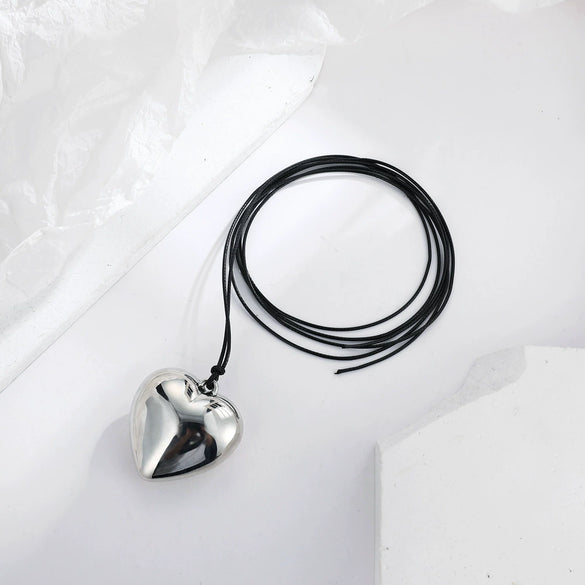 Jewelry Alloy Velvet Belt Geometric Heartshaped Pendant Necklace With Electroplating Treatment
