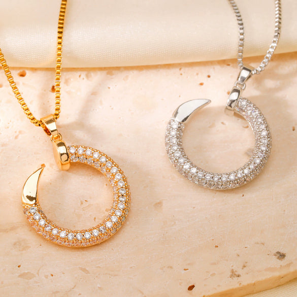 Jewelry Copper Box Chain Necklace With Ushape Geometric Pattern And Diamond Design For Women