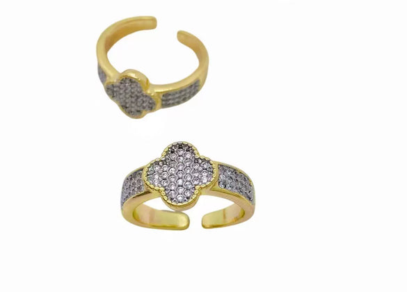 Jewelry Copper Cshaped Fourleaf Clover Twocolor Plating Zirconia Light Luxury