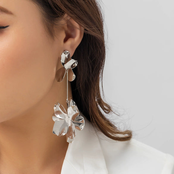 Jewelry Imitation Pearl Geometric Leaf Pleated Electroplated Women's Earrings