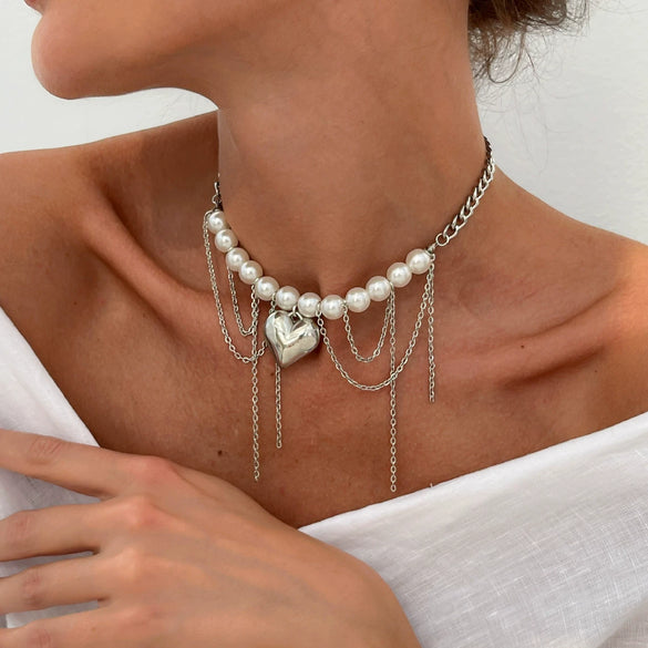 Jewelry Imitation Pearl Iron Pendant Necklace Geometric Heart Shape Electroplating For Women