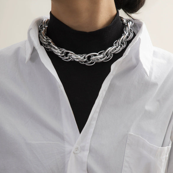 Jewelry Metal Geometric Twist Chain Aluminum Pendant Electroplating Old Money Style Necklace For Women
