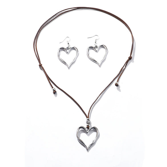 Jewelry Metal Zinc Alloy Heart Retro Exaggerated Love Necklace For Women