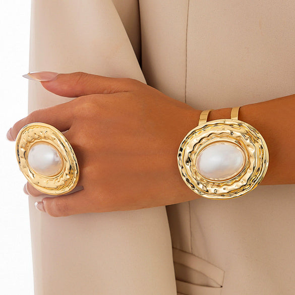 Jewelry Metallic Oval Bracelet Iron Imitation Pearl Inlaid Light Luxury Style Electroplated