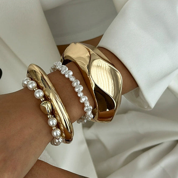 Jewelry Oval Curved Zinc Alloy Light Luxury Style Electroplated Bracelet