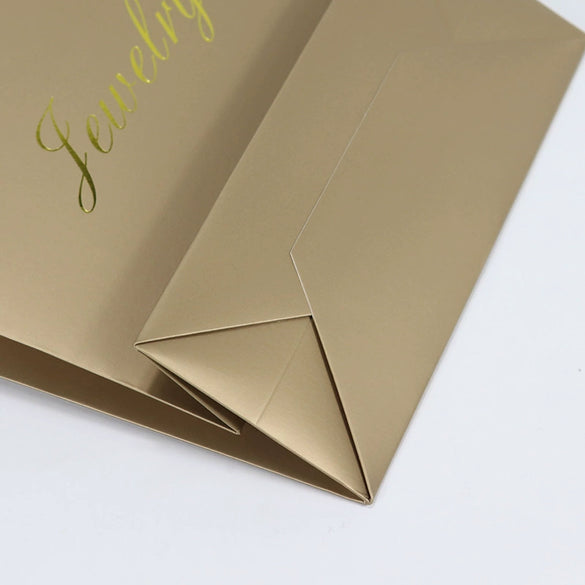 Jewelry Packaging Box And Handheld Paper Bag Made Of Paper And Cardboard