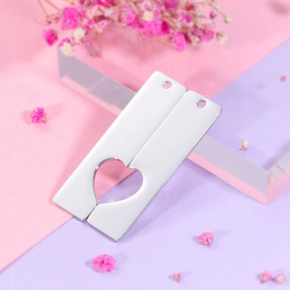 Jewelry Pendant Stainless Steel Hollow Half Heart Shape Smooth Geometric Electroplated For Couples
