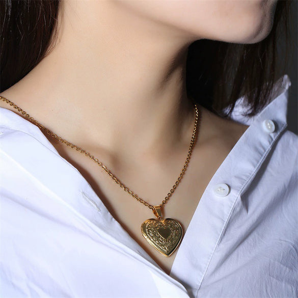 Jewelry Photo Box Stainless Steel Heart Shaped Pendant