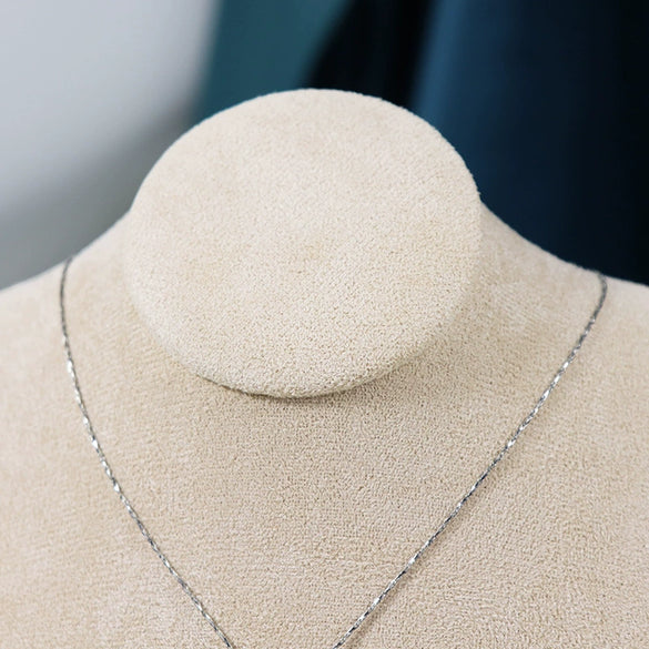 Jewelry Portrait Model Display Rack Heart Shaped Necklace Counter Model Neck Jewelry Rack Pendant Rack Wooden