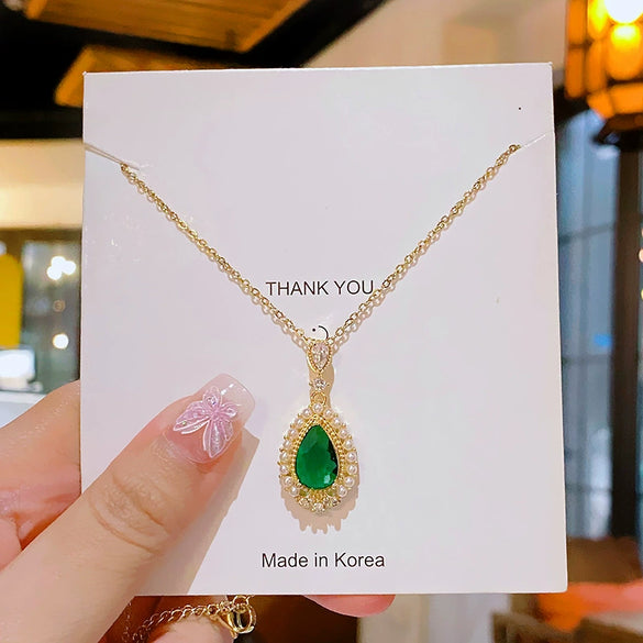 Jewelry Retro Feminine Style Light Luxury Titanium Steel Clavicle Chain With Geometric Pattern And Electroplating Process