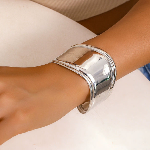 Jewelry Retro Irregular Exaggerated Threedimensional Wide Bracelet Geometric Glow Metal Electroplated