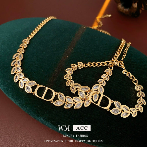 Jewelry Set Alloy And Copper Electroplated Flowers Pendant Clavicle Chain Light Luxury Style For Women