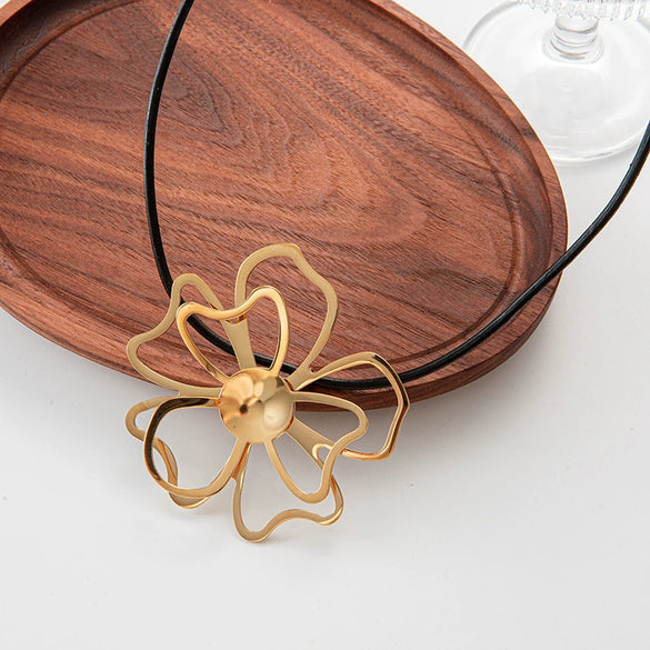 Jewelry Stainless Steel Hollow Flower Pendant Necklace With Electroplating Treatment And Cowhide Rope