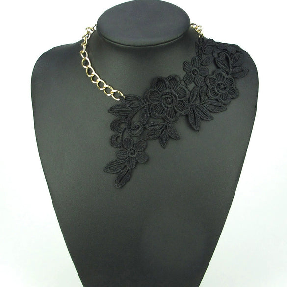 Jewelry Women's Clavicle Chain Alloy Bone Chain With Flower Pattern Electroplated