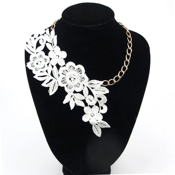 Jewelry Women's Clavicle Chain Alloy Bone Chain With Flower Pattern Electroplated