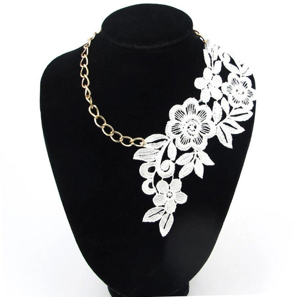 Jewelry Women's Clavicle Chain Alloy Bone Chain With Flower Pattern Electroplated
