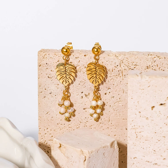 18K Gold Plated Natural Pearl Leaf Design Geometric Stainless Steel Earrings With Vacuum Plating In Furnace 18K Electroplating
