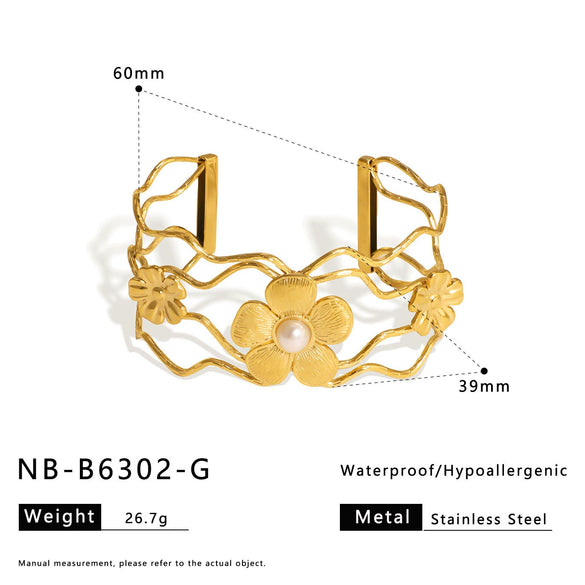 18K Gold Plated Stainless Steel Cut Out Heart Open Bracelet With 18K Vacuum Plating In Furnace