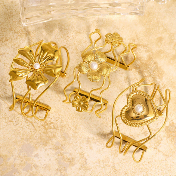 18K Gold Plated Stainless Steel Cut Out Heart Open Bracelet With 18K Vacuum Plating In Furnace