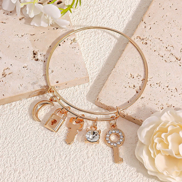 Key And Lock Zinc Alloy Bracelet With Gold Tone Electroplated Finish Romantic Couple Jewelry