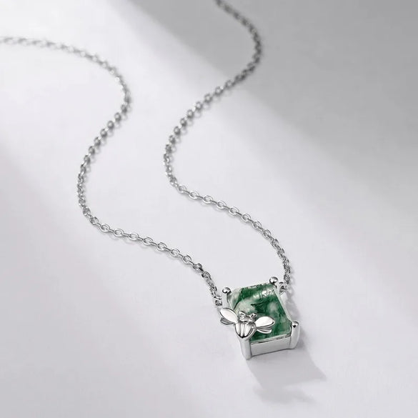 Lab-Grown Gemstone Sterling Silver White Gold Plated Elegant Simple Style Bee Pendant Necklace